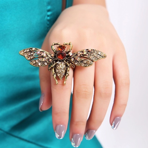 Zakra Jewelry Jewelry - ‼️CLEARANCE ‼️ Luxury Unique Bee Ring
